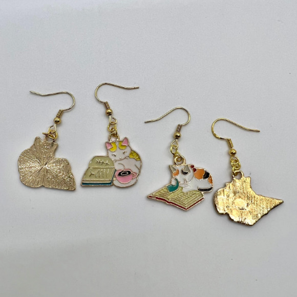 Cat Earrings - Book Lover Earrings - Librarian Earrings - Kitten Earrings - Picture 4 of 10